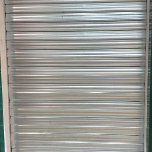 Pièces rideaux métalliques